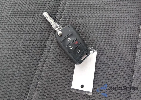 2019 Volkswagen Golf 1.4T S/1.4T Se z USA, uszkodzony, nr VIN 3VWG57AU7KM026621